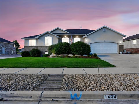 Photo of 1434 W 1100 N, Farr West, UT 84404 (MLS # 2184611)
