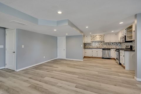 Tiny photo for 5178 W HEDGEROSE DR S, Herriman, UT 84096 (MLS # 2139553)