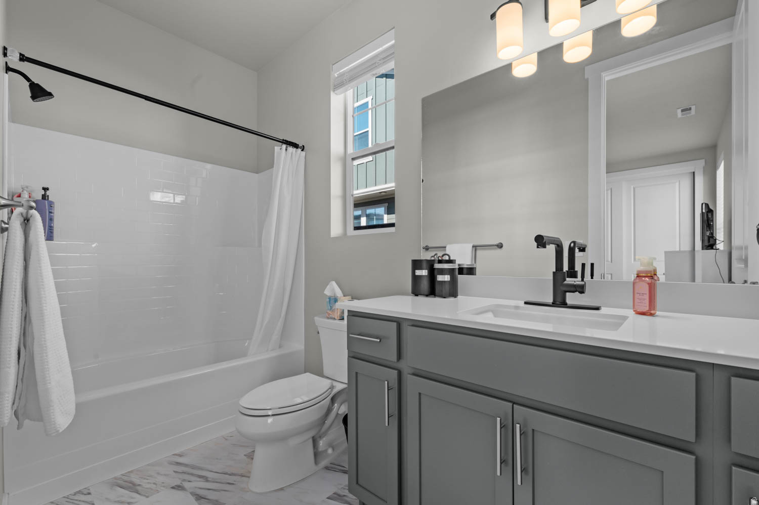 HOLBROOK E VILLA 526 - Residential