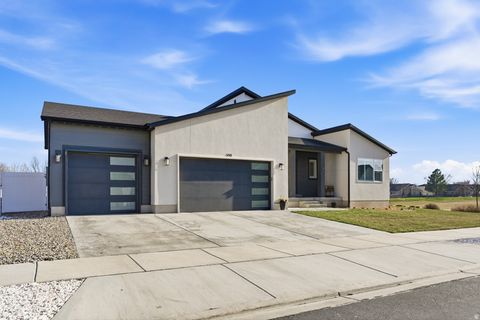 Photo of 598 S CROOKED POST WAY, Saratoga Springs, UT 84045 (MLS # 2131066)