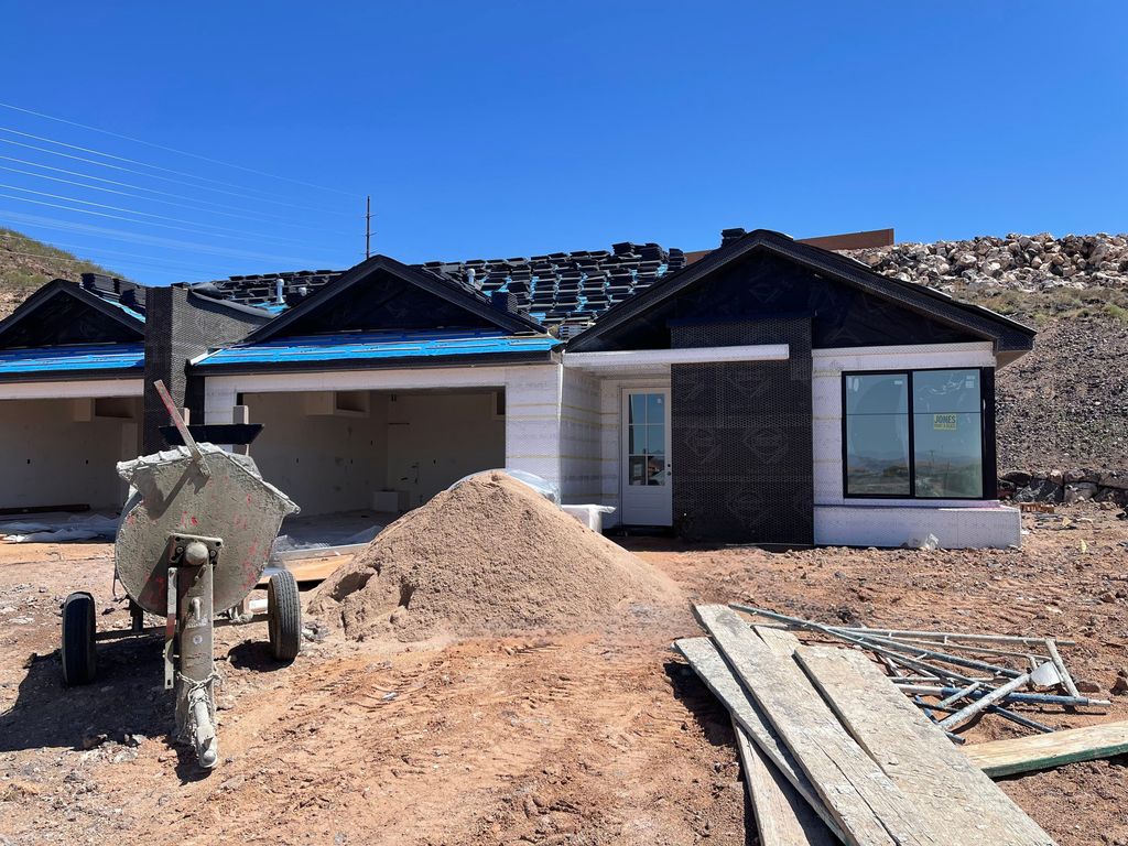 Photo of 1628 W 470 N, Hurricane, UT 84737 (MLS # 2151591)