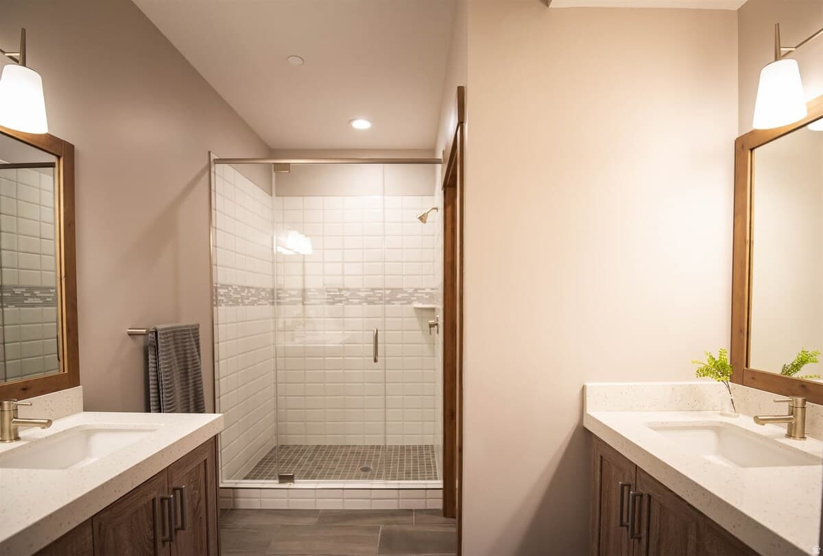 THE RIDGE TOWNHOMES - Residential