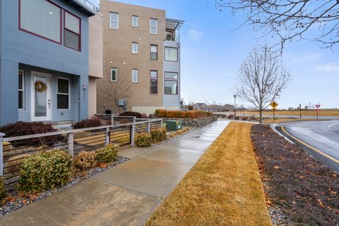 Tiny photo for 4506 W DAYBREAK RIM WAY, South Jordan, UT 84009 (MLS # 2137779)