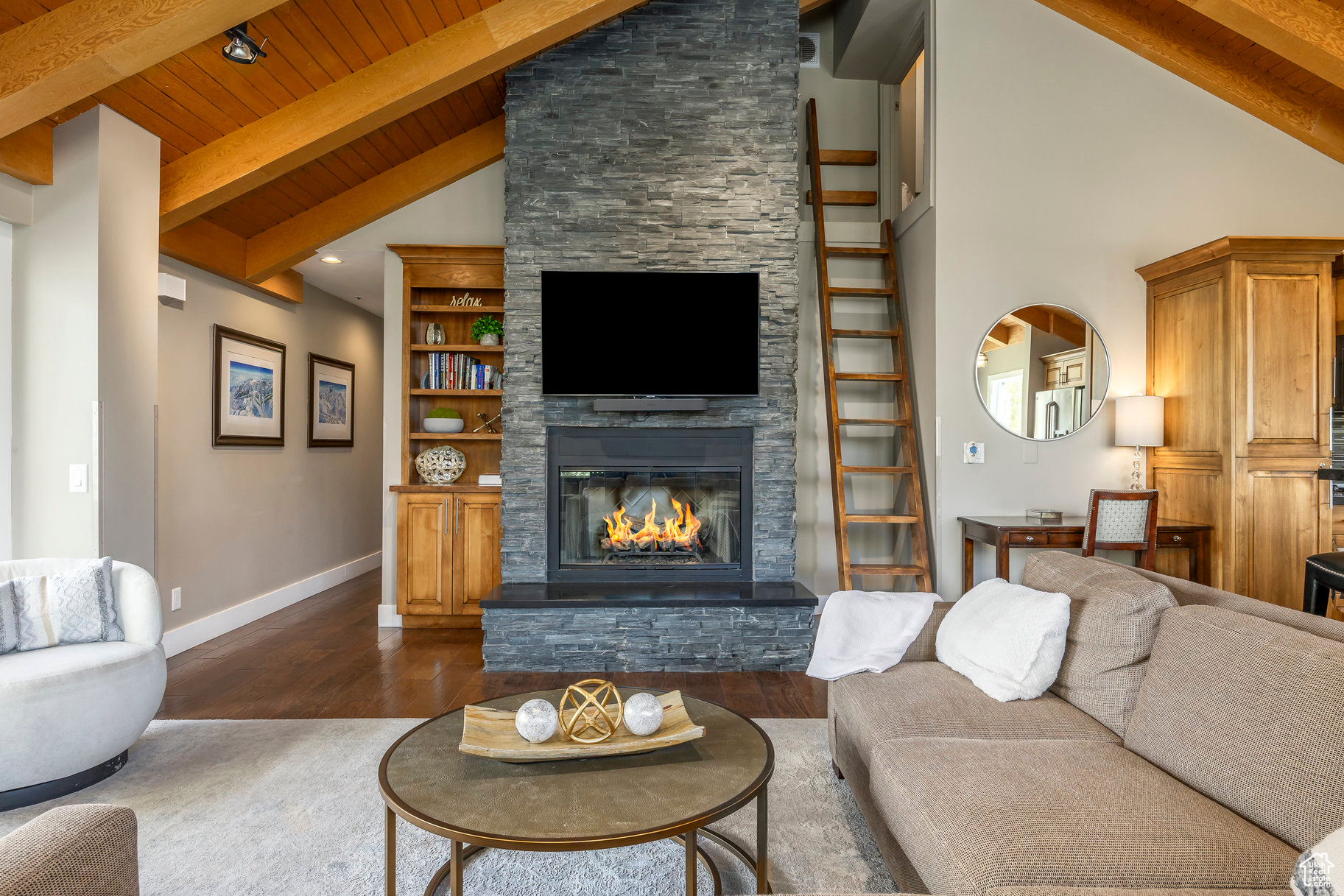 QUEEN ESTHER - Residential