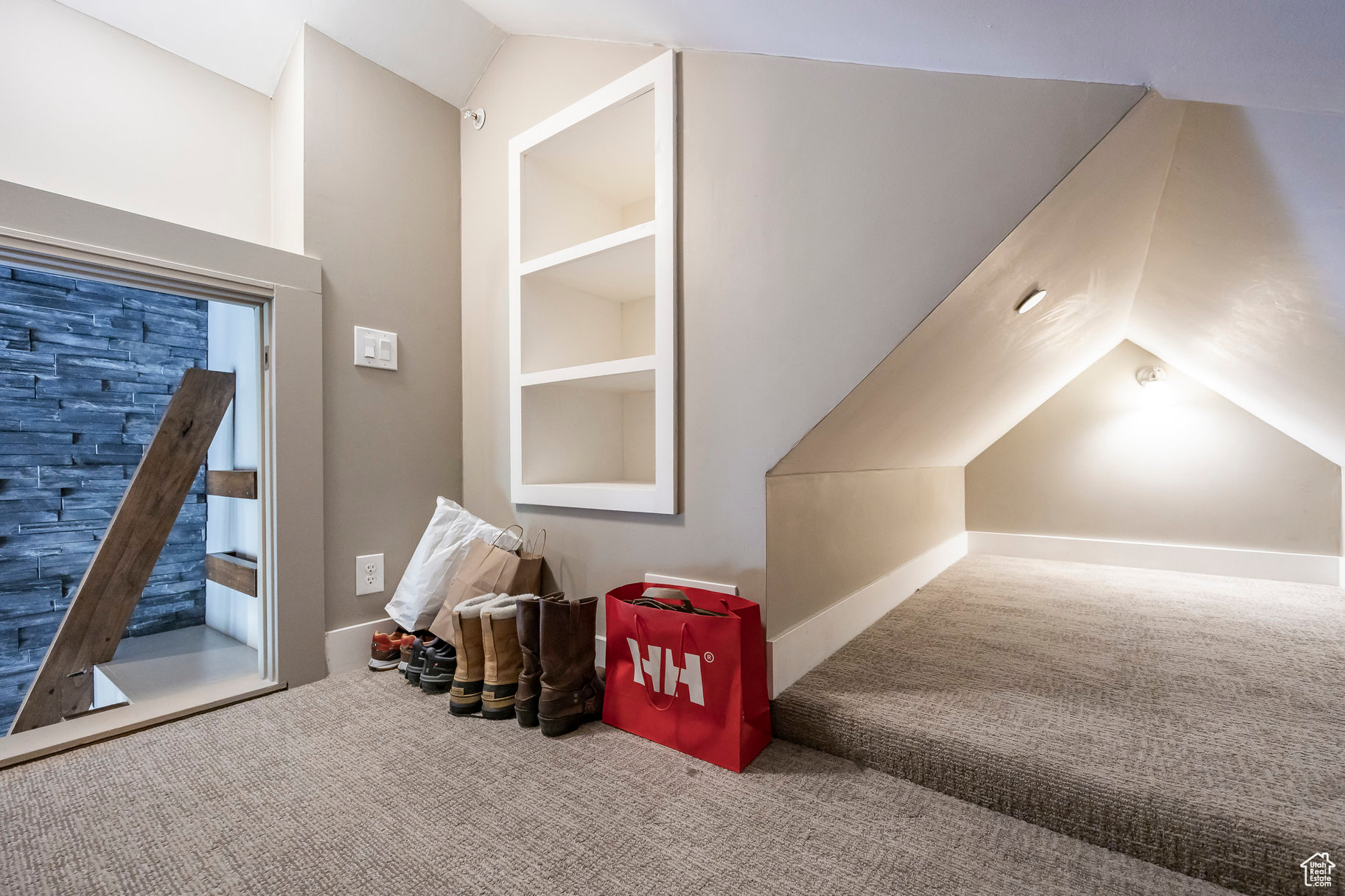 QUEEN ESTHER - Residential