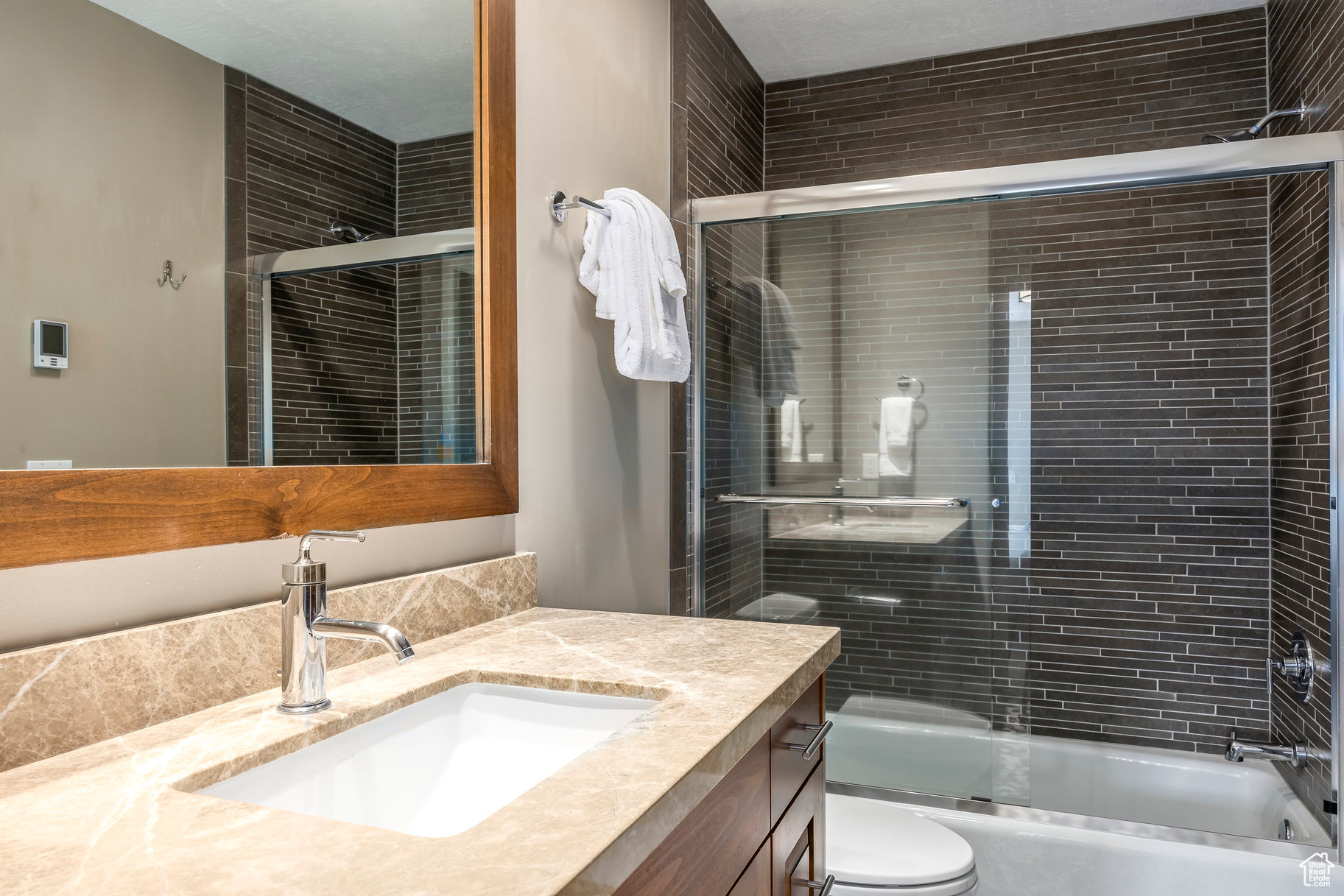 QUEEN ESTHER - Residential