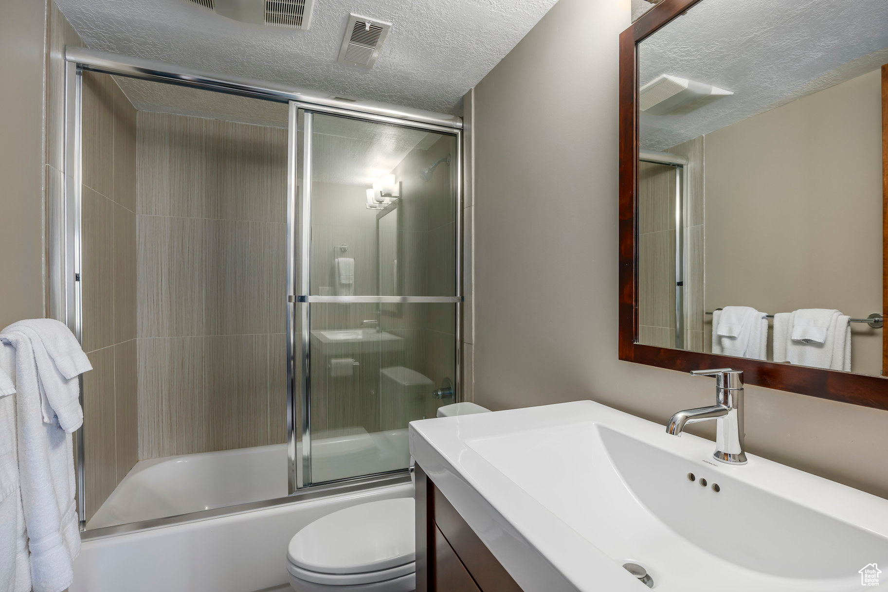 QUEEN ESTHER - Residential