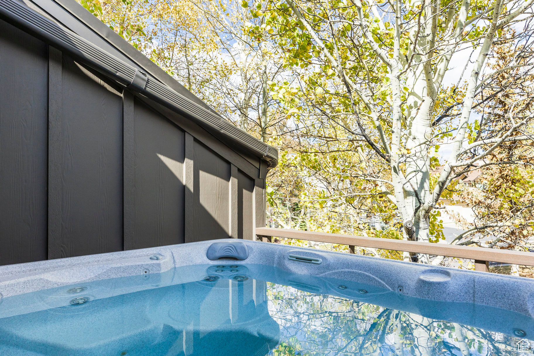 QUEEN ESTHER - Residential