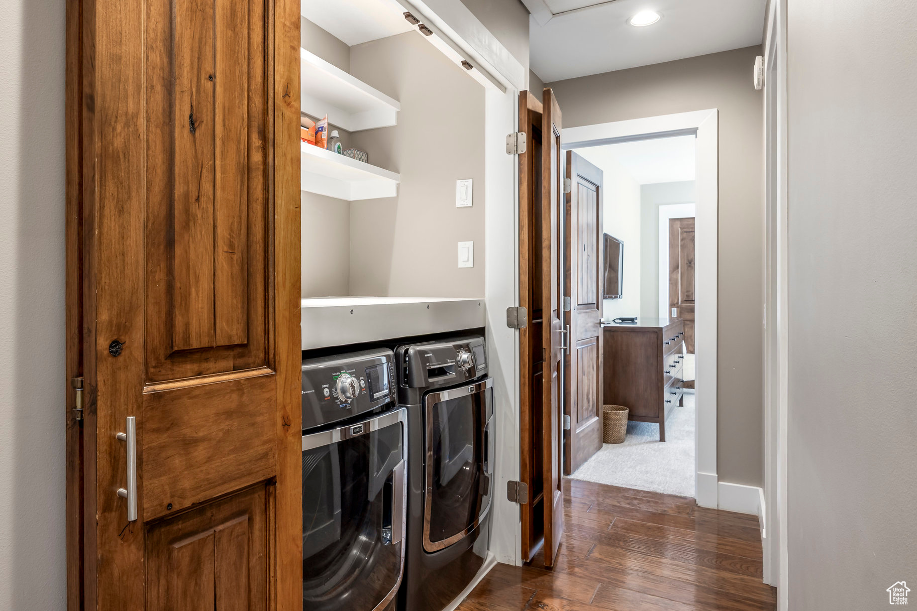 QUEEN ESTHER - Residential