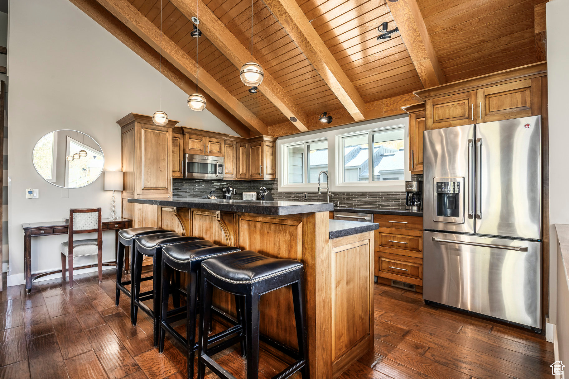 QUEEN ESTHER - Residential