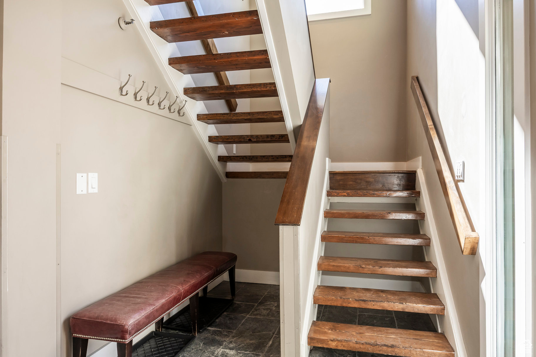 QUEEN ESTHER - Residential