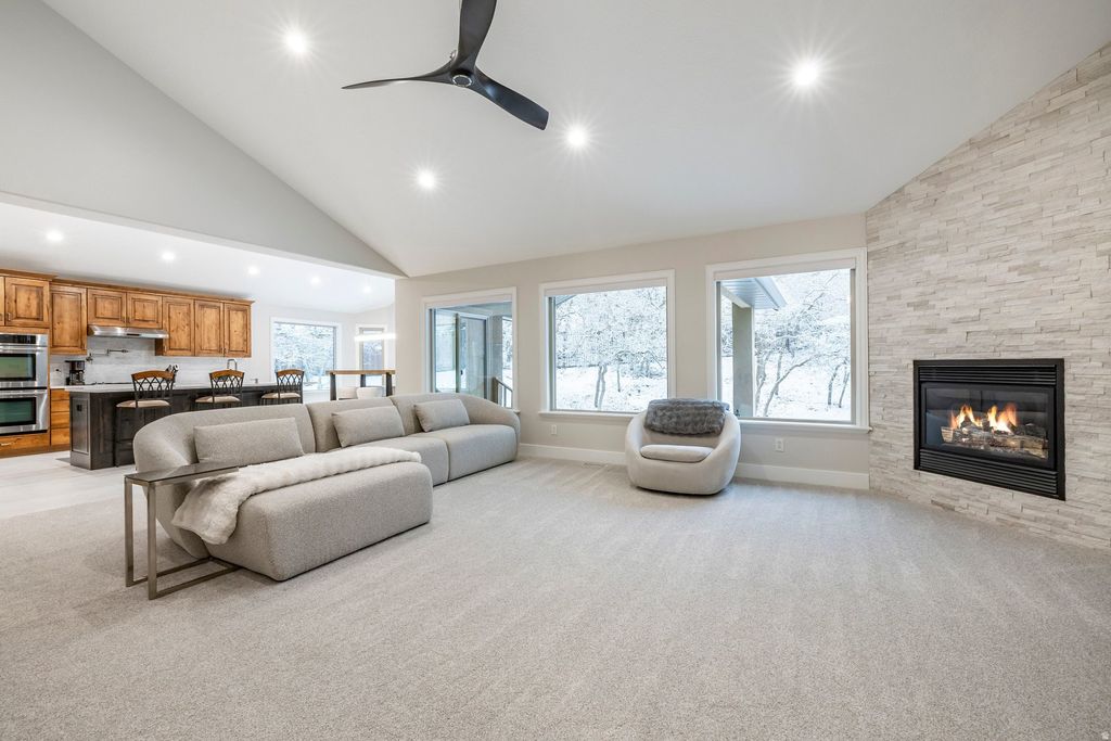 Photo of 593 S HIDDEN CIR, North Salt Lake, UT 84054 (MLS # 2136438)