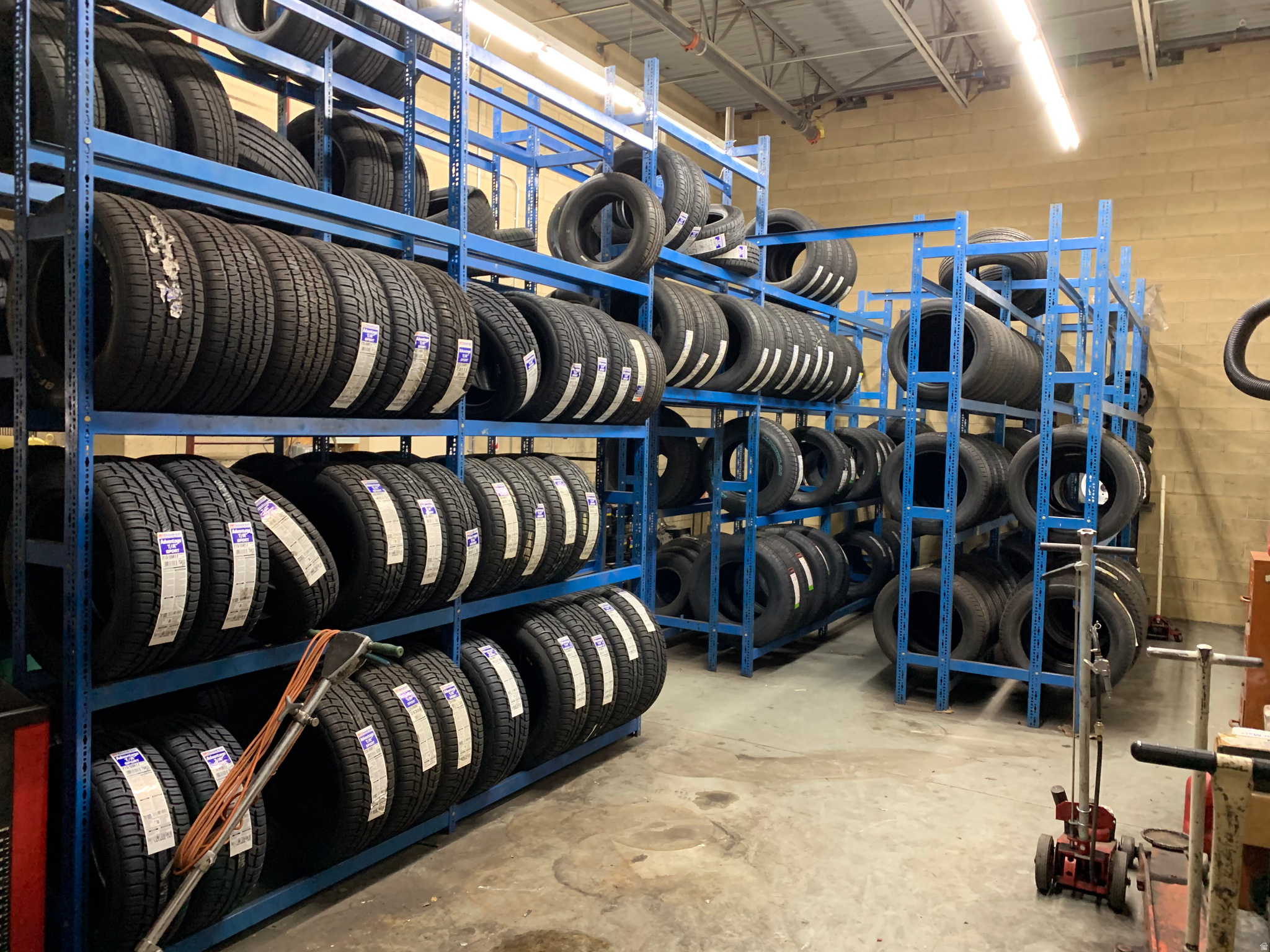 WILLOW WOOD SHOPPING CENTER - Commercial Sale