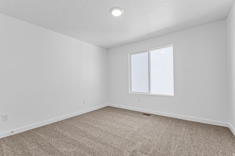Tiny photo for 292 E LEVENGROVE DR #231, Lehi, UT 84048 (MLS # 2141787)
