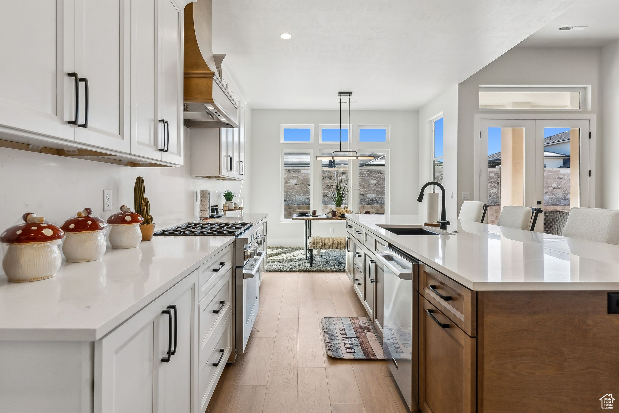 HAWKEYE POINT - Residential