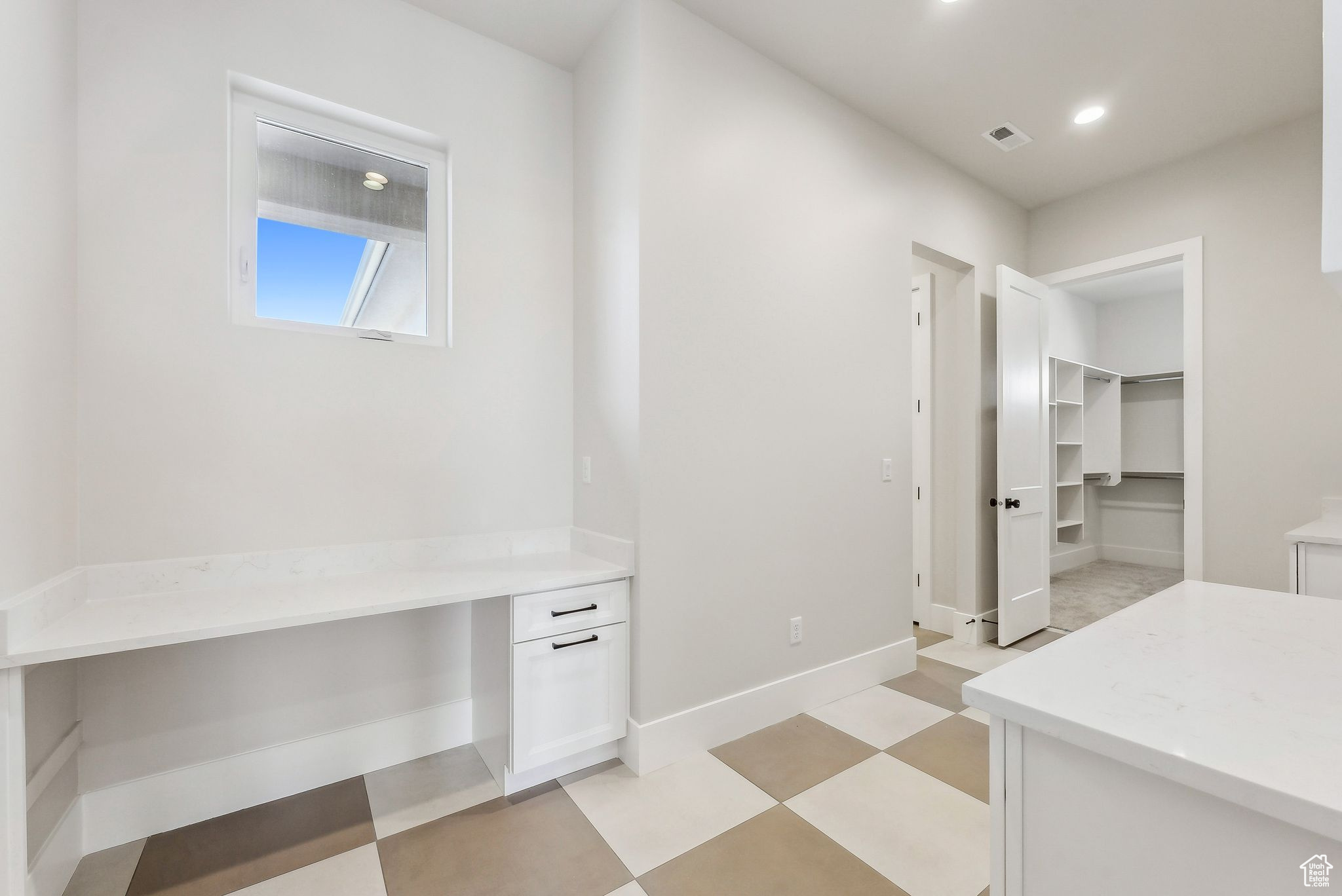 HAWKEYE POINT - Residential