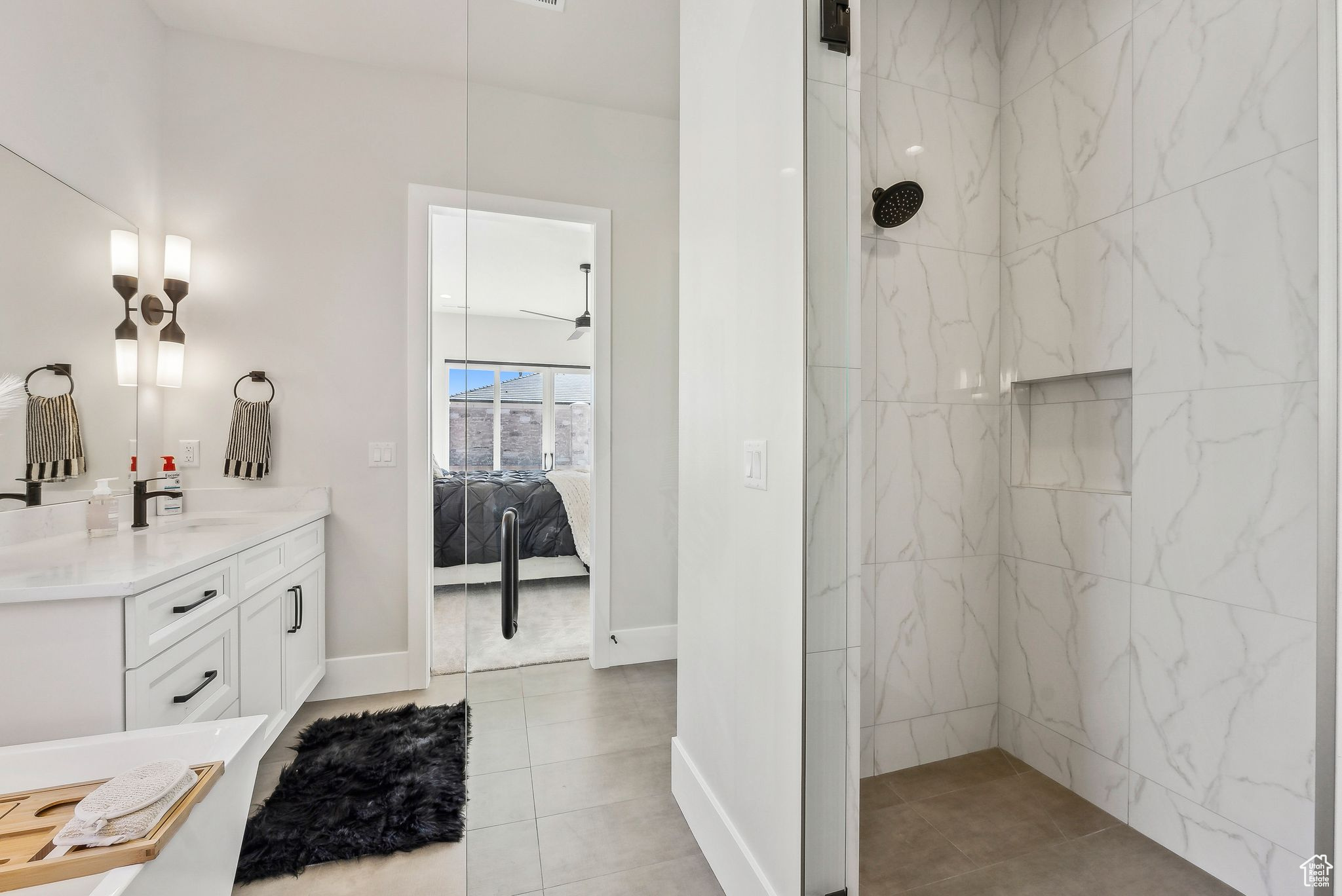 HAWKEYE POINT - Residential