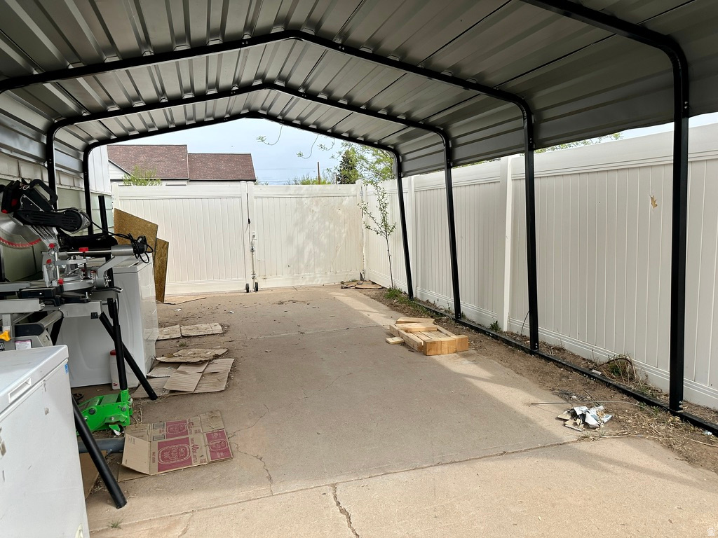 VERNAL CITY FRAC NESW - Residential