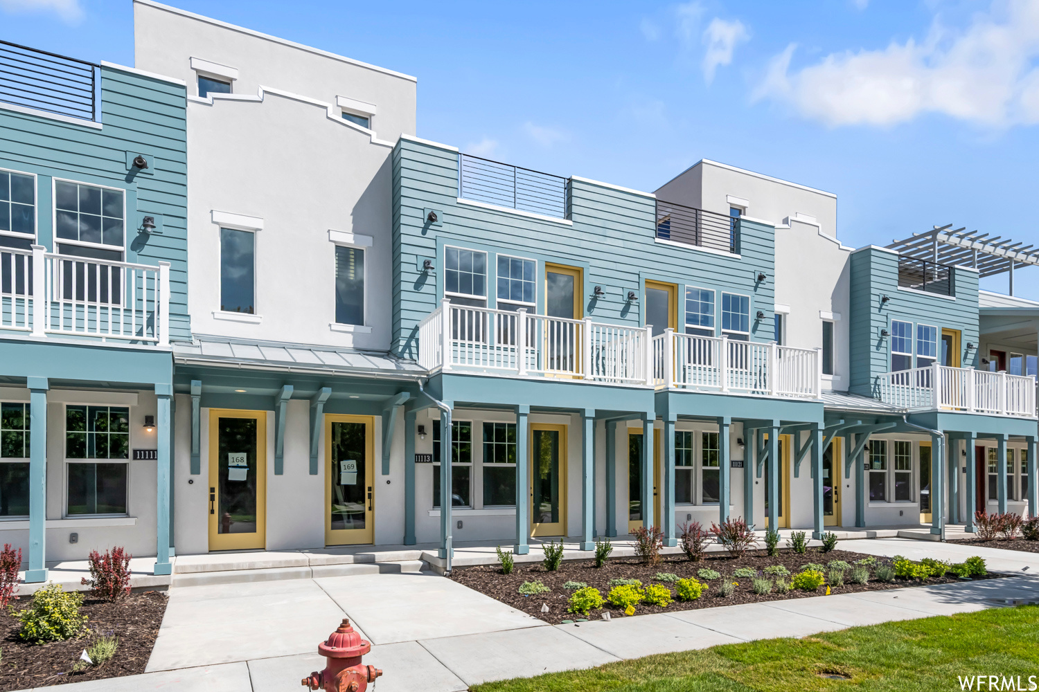 MARINA DAYBREAKTW169 - Residential