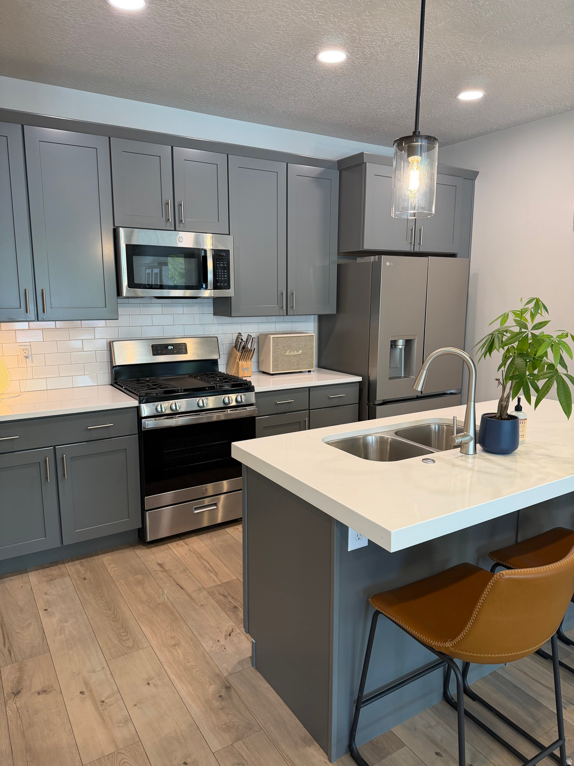 MARINA DAYBREAKTW169 - Residential