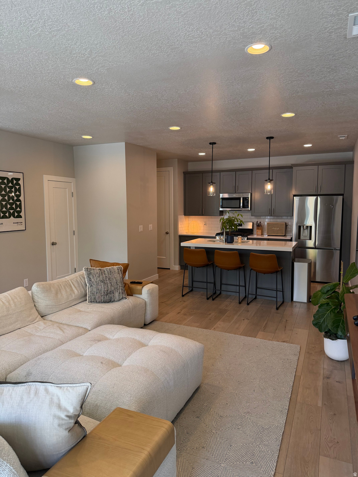 MARINA DAYBREAKTW169 - Residential