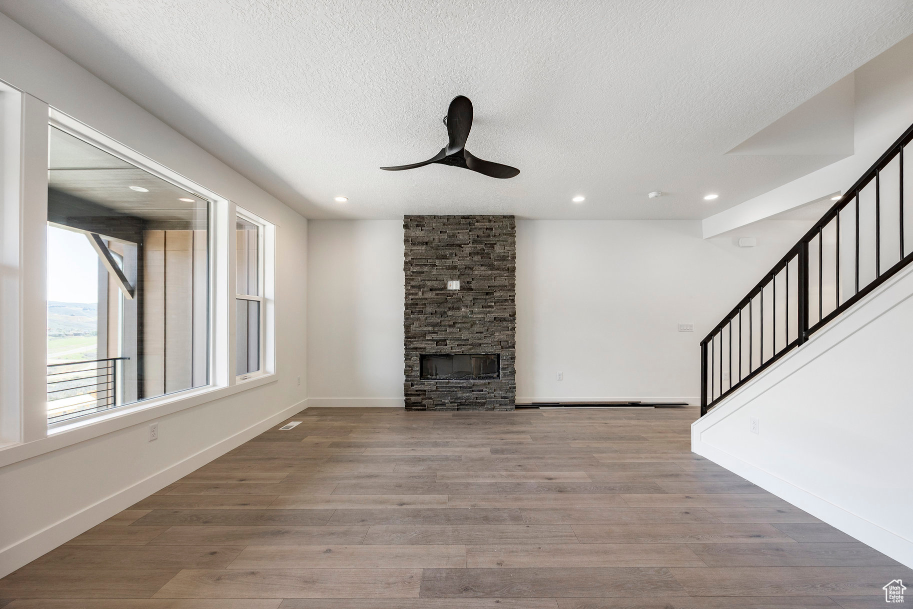 DEER SPRINGS - Residential