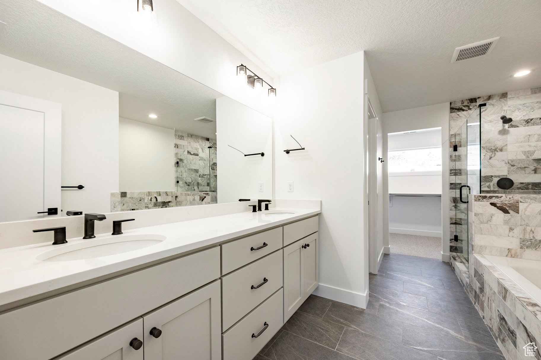 DEER SPRINGS - Residential