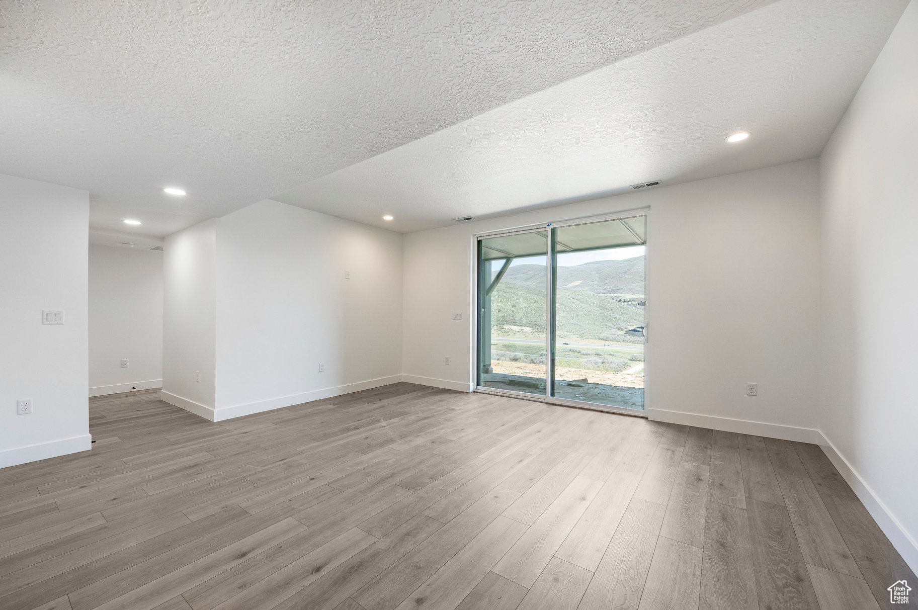 DEER SPRINGS - Residential