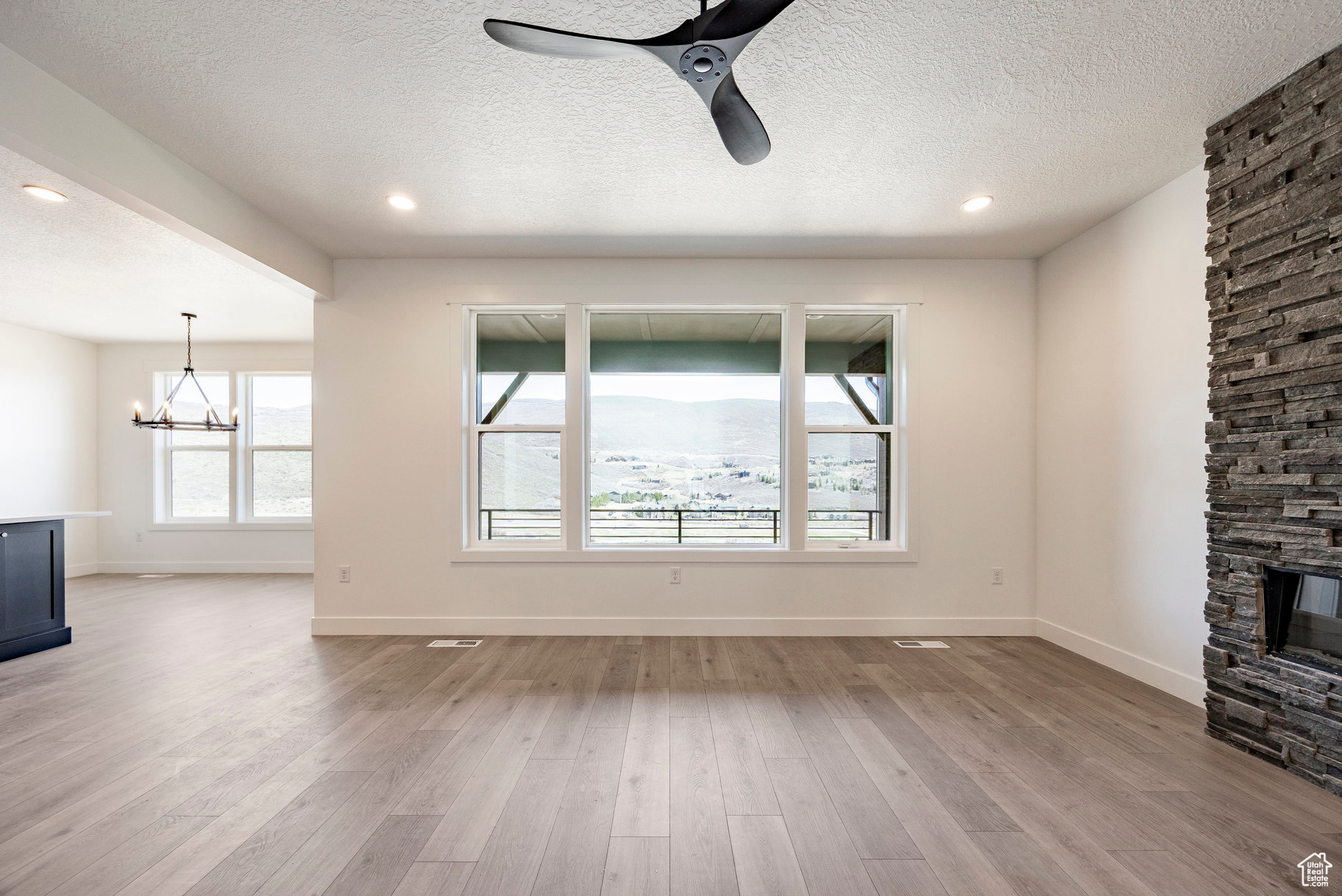 DEER SPRINGS - Residential