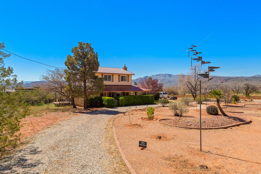 Photo of 285 W 450 N, Ivins, UT 84738 (MLS # 2145051)