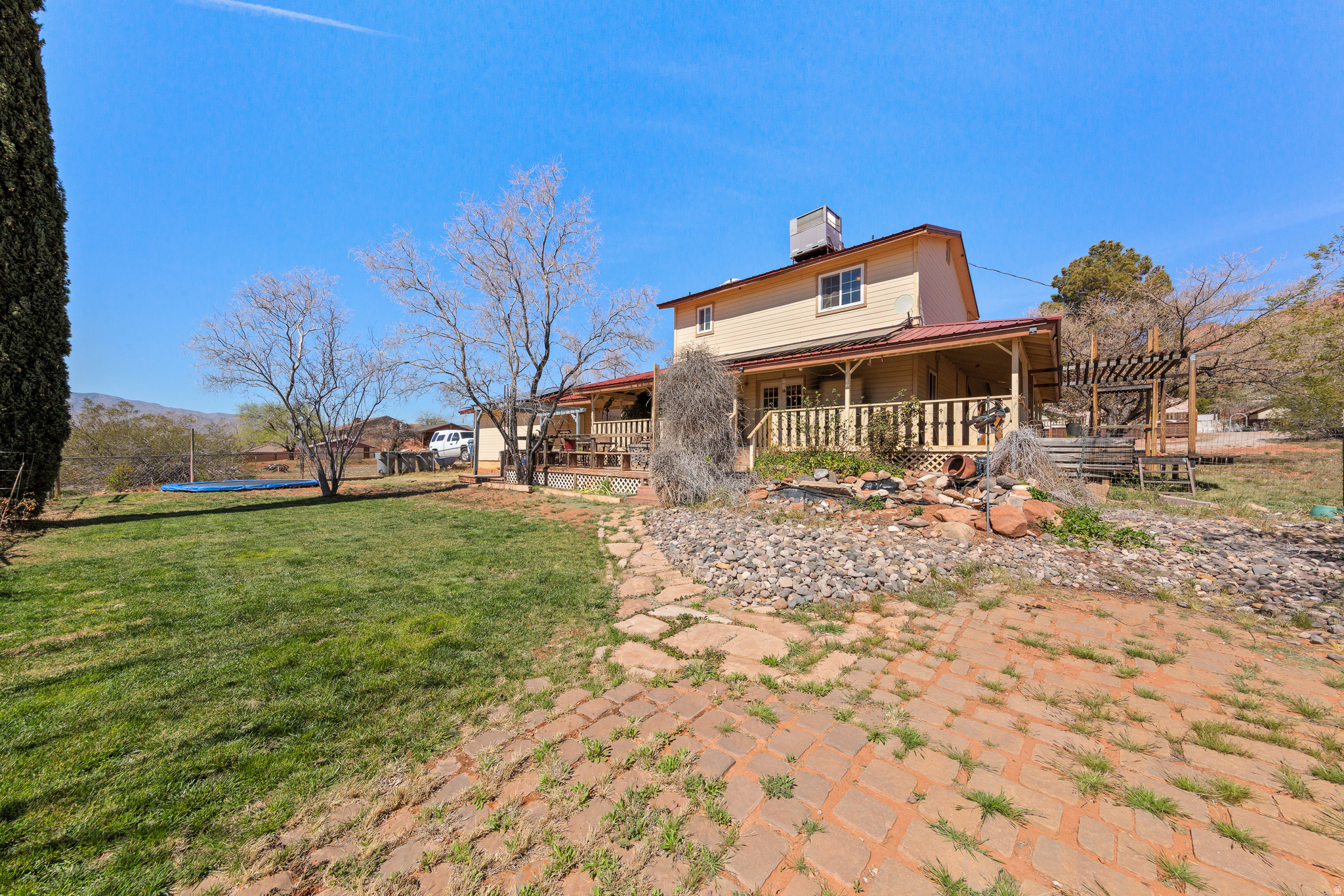 ST GEO & SANTA CLARA BENCH IRR CO SUR - Residential