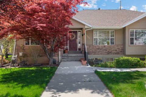 Tiny photo for 3957 W HONEY LOCUST LN, Cedar Hills, UT 84062 (MLS # 2168481)