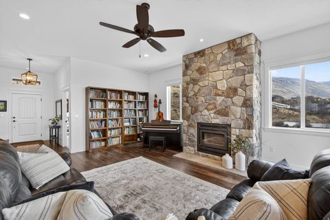 Tiny photo for 899 E 1190 N, Pleasant Grove, UT 84062 (MLS # 2137384)