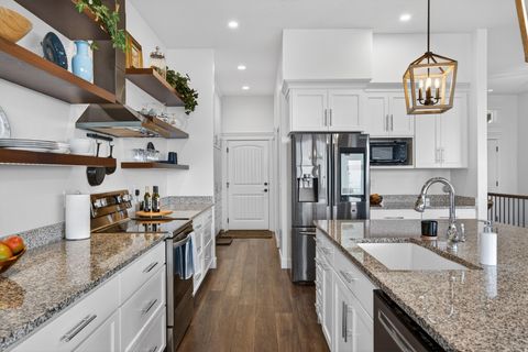 Tiny photo for 899 E 1190 N, Pleasant Grove, UT 84062 (MLS # 2137384)