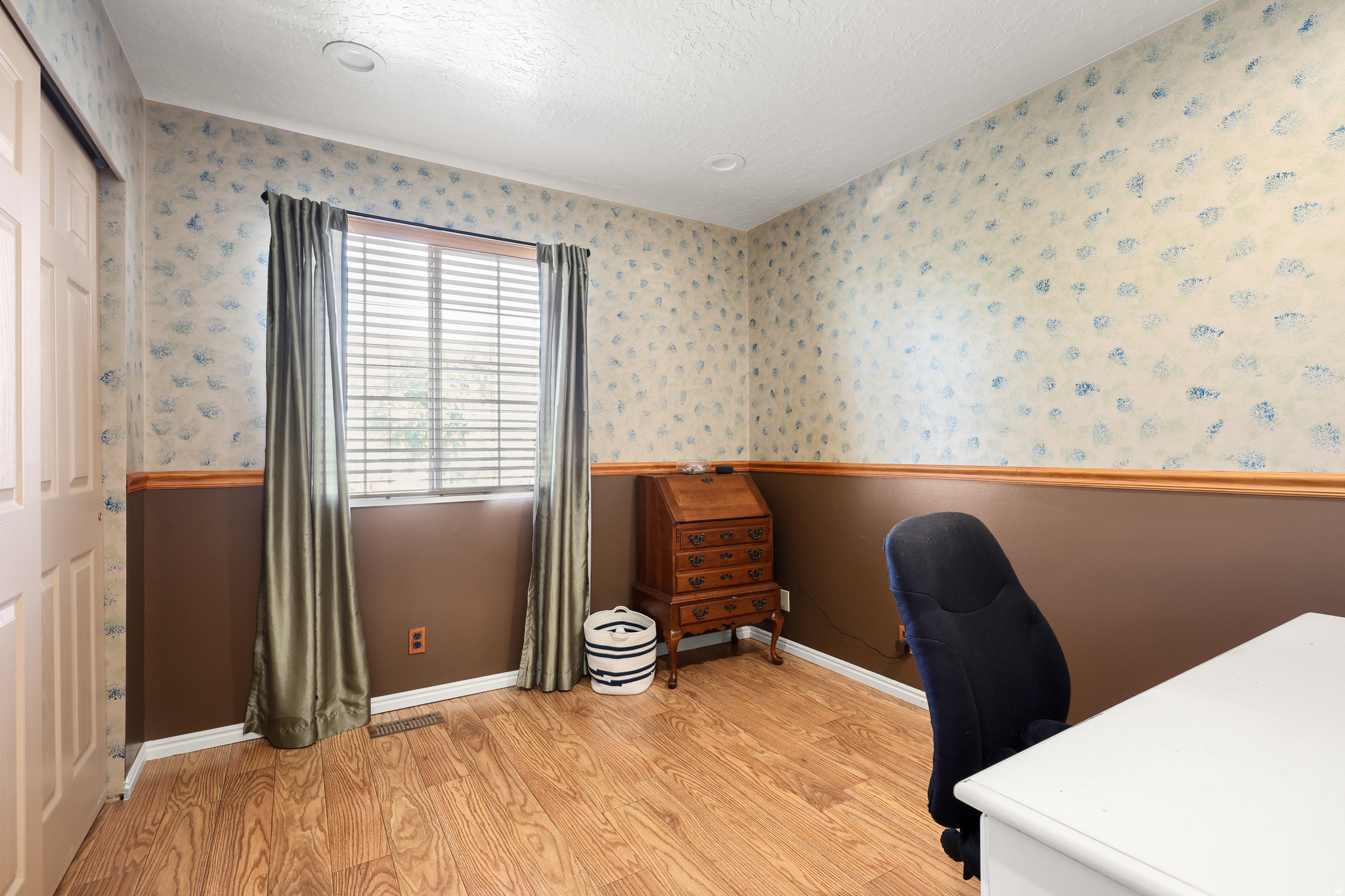 WESTLAKE VILLAGE - Residential