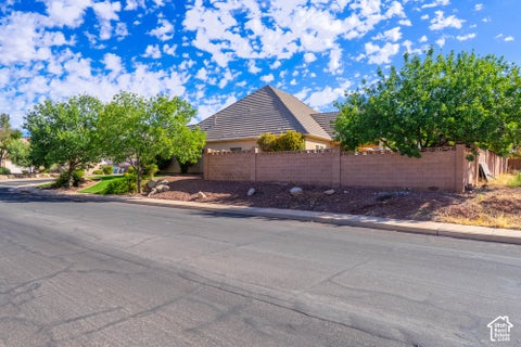Tiny photo for 934 E OUTLAW GULCH, Washington, UT 84780 (MLS # 2186580)