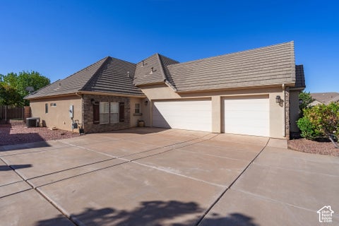 Tiny photo for 934 E OUTLAW GULCH, Washington, UT 84780 (MLS # 2186580)