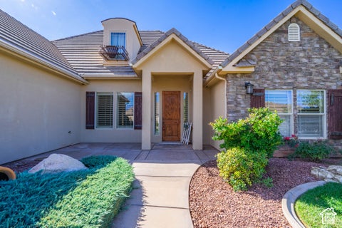 Tiny photo for 934 E OUTLAW GULCH, Washington, UT 84780 (MLS # 2186580)