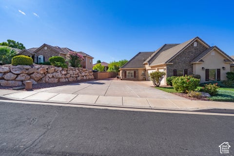 Tiny photo for 934 E OUTLAW GULCH, Washington, UT 84780 (MLS # 2186580)