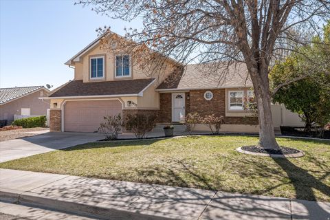 Photo of 1932 E 40 SOUTH CIR S, Saint George, UT 84790 (MLS # 2140783)