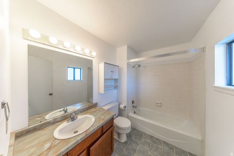 Tiny photo for 722 W 2250 N, West Bountiful, UT 84087 (MLS # 2135378)