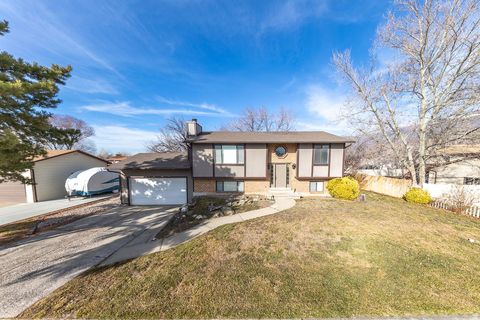 Tiny photo for 722 W 2250 N, West Bountiful, UT 84087 (MLS # 2135378)
