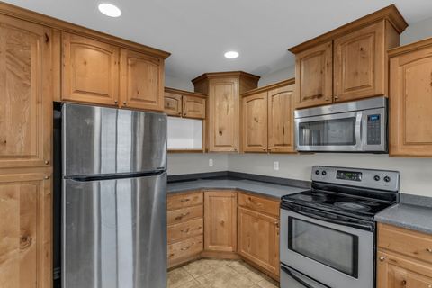 Tiny photo for 180 W 1825 N, North Ogden, UT 84414 (MLS # 2127229)