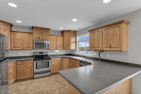 Tiny photo for 180 W 1825 N, North Ogden, UT 84414 (MLS # 2127229)