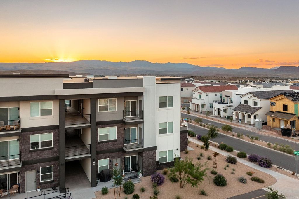 Photo of 5801 S GARNET DR #2-301, Saint George, UT 84790 (MLS # 2122394)