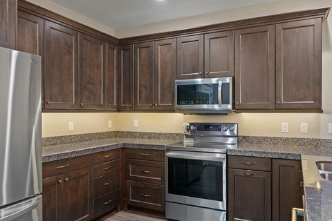 Tiny photo for 10489 S HARVEST GLORY DR, South Jordan, UT 84095 (MLS # 2125947)