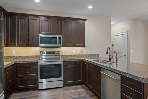 Tiny photo for 10489 S HARVEST GLORY DR, South Jordan, UT 84095 (MLS # 2125947)
