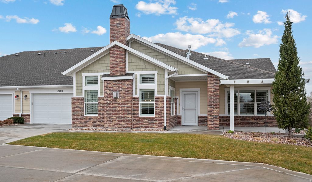 Photo of 10489 S HARVEST GLORY DR, South Jordan, UT 84095 (MLS # 2125947)