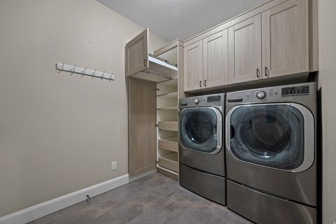 Tiny photo for 10489 S HARVEST GLORY DR, South Jordan, UT 84095 (MLS # 2125947)