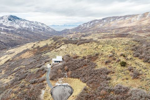 Tiny photo for 5855 E PIONEER RIDGE CIR #195, Salt Lake City, UT 84108 (MLS # 2130782)